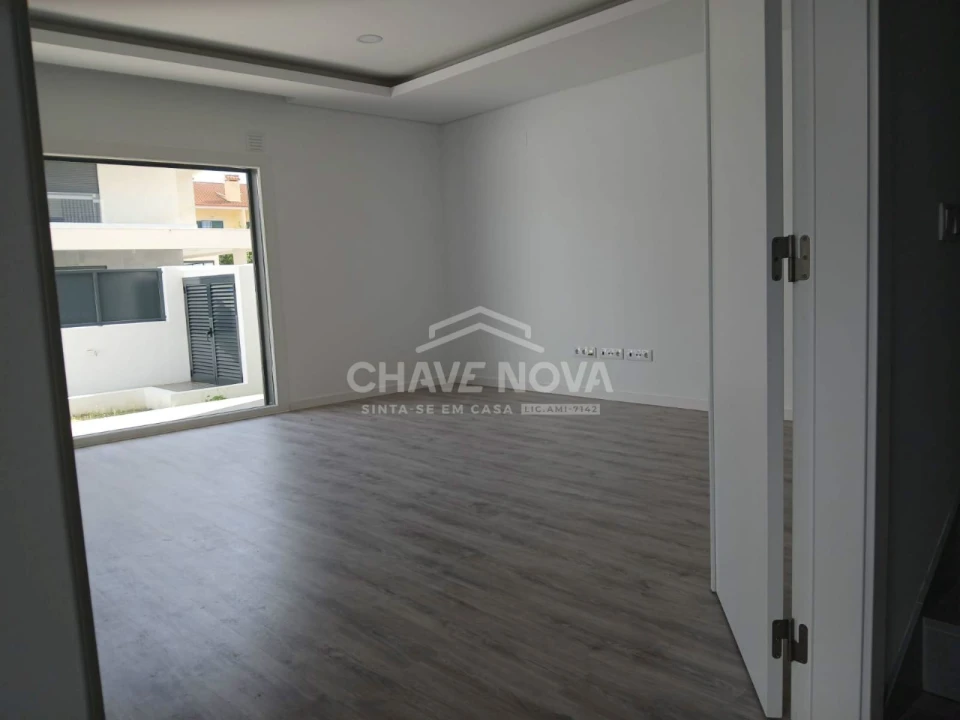 Moradia T3 para Venda em Fernao Ferro Foto 6