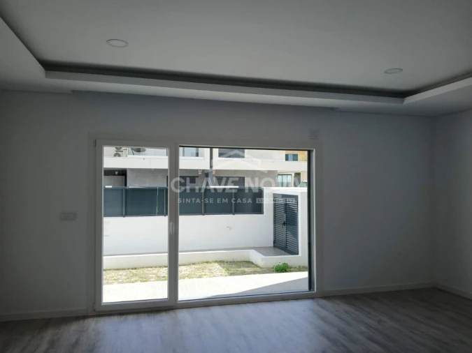 Moradia T3 para Venda em Fernao Ferro Foto 3