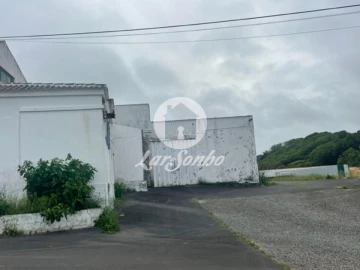 Armazém para Venda em Praia da Vitoria (Santa Cruz)
