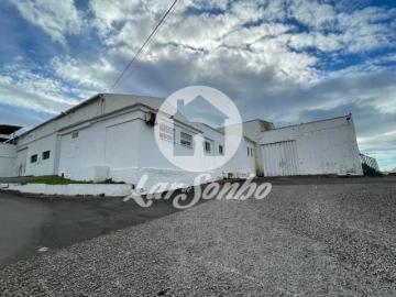 Armazém para Venda em Praia da Vitoria (Santa Cruz)