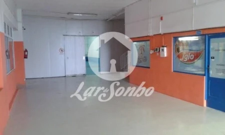 Armazém para Venda em Praia da Vitoria (Santa Cruz)