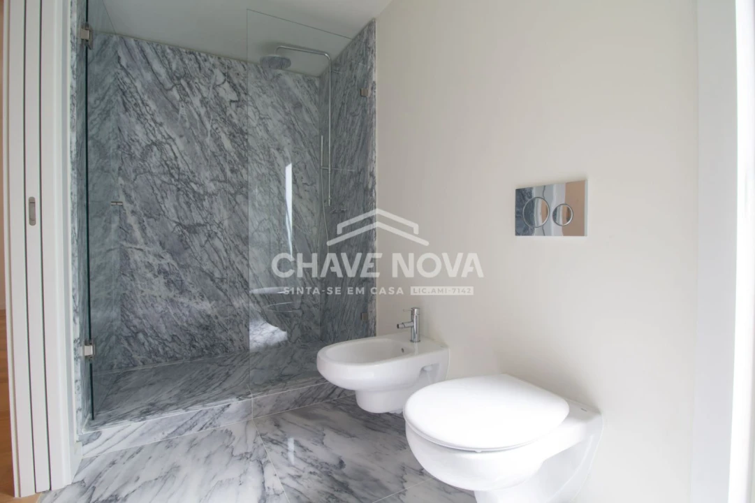 Apartamento T4 para Venda em Aldoar, Foz do Douro e Nevogilde Foto 17