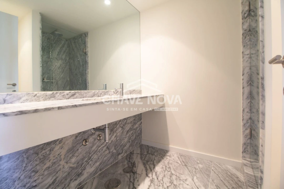 Apartamento T4 para Venda em Aldoar, Foz do Douro e Nevogilde Foto 18
