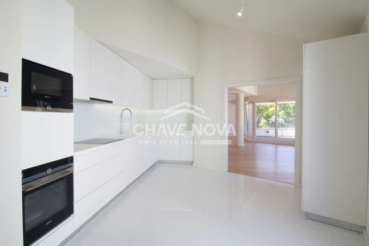 Apartamento T4 para Venda em Aldoar, Foz do Douro e Nevogilde Foto 2