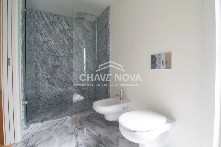 Apartamento T4 para Venda em Aldoar, Foz do Douro e Nevogilde Foto 17