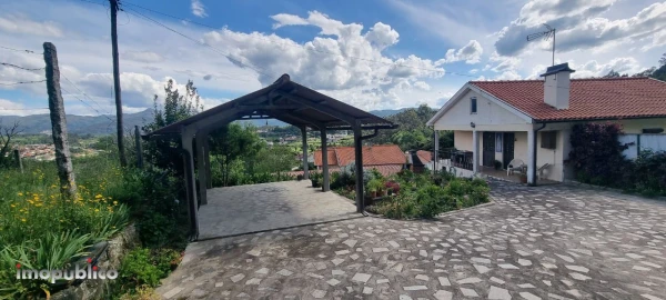 Moradia T3 para Venda em Guilhadeses e Santar