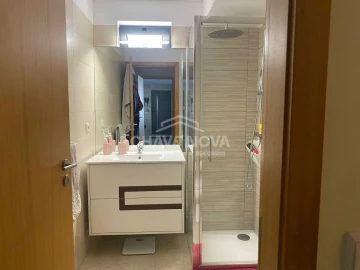 Moradia T4 para Venda em Vilar de Andorinho