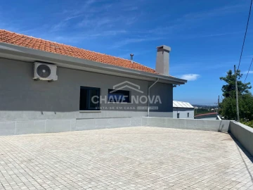Moradia T4 para Venda em Vilar de Andorinho