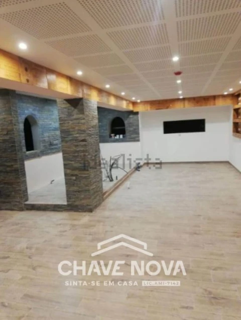 Loja para Venda em Quarteira