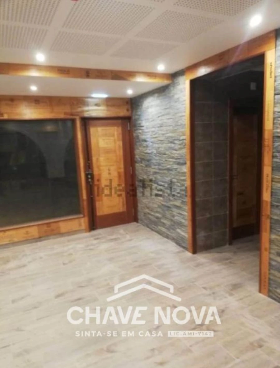 Loja para Venda em Quarteira Foto 4