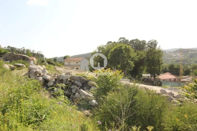 Terreno para Venda em Cepães e Fareja