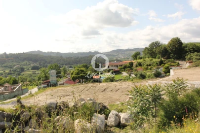 Terreno para Venda em Cepães e Fareja