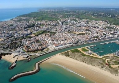 Moradia T4 para Venda em Lagos (São Sebastião e Santa Maria)