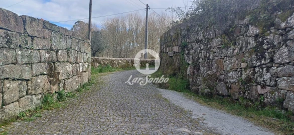 Quinta T2 para Venda em Carvalhosa