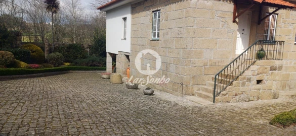 Quinta T2 para Venda em Carvalhosa