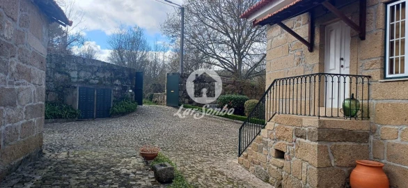 Quinta T2 para Venda em Carvalhosa