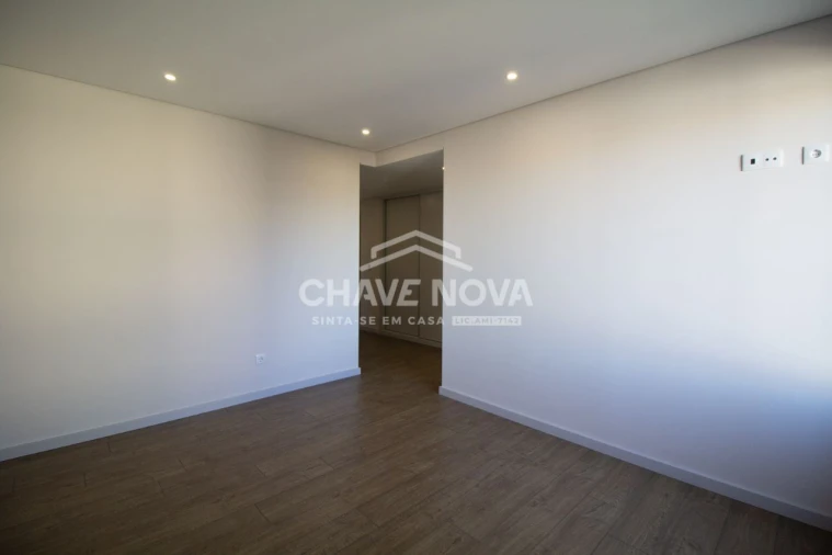 Apartamento T3 para Venda em Cedofeita, Santo Ildefonso, Sé, Miragaia, São Nicolau e Vitória Foto 13