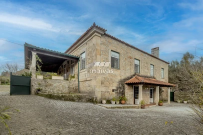 Moradia T5 para Venda em Santa Comba