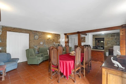 Moradia T5 para Venda em Santa Comba