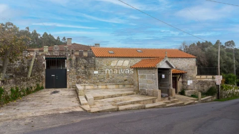 Moradia T5 para Venda em Santa Comba