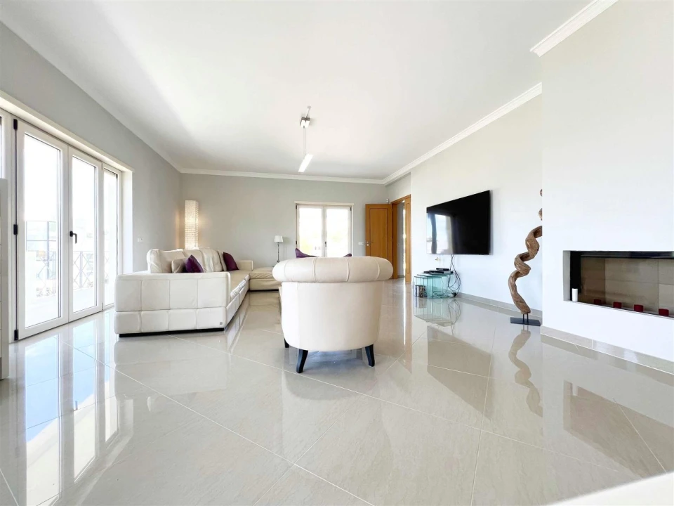 Moradia T4 para Venda em Albufeira e Olhos de Água Foto 8