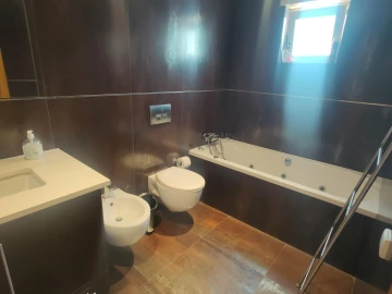 Moradia T4 para Venda em Albufeira e Olhos de Água