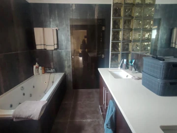 Moradia T4 para Venda em Albufeira e Olhos de Água