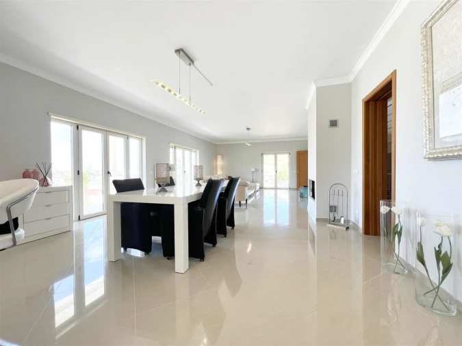 Moradia T4 para Venda em Albufeira e Olhos de Água Foto 7