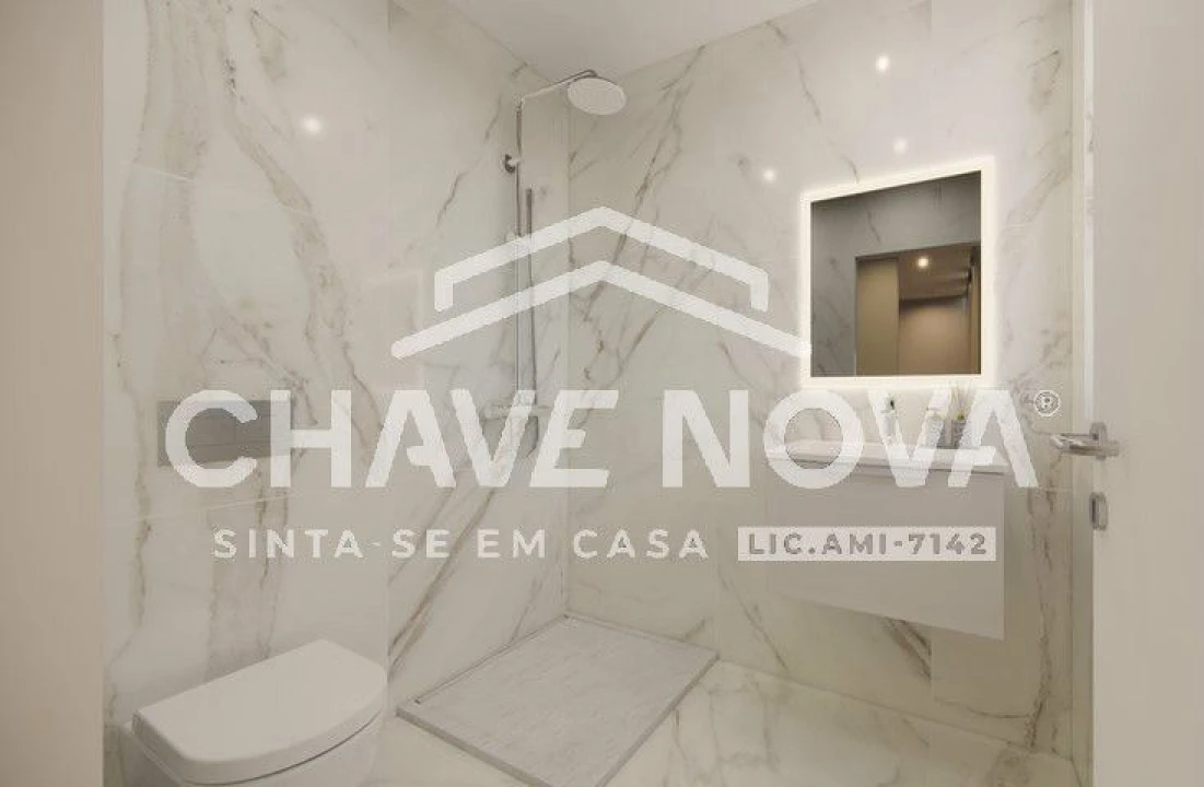 Apartamento T5 para Venda em Gafanha da Encarnação Foto 18