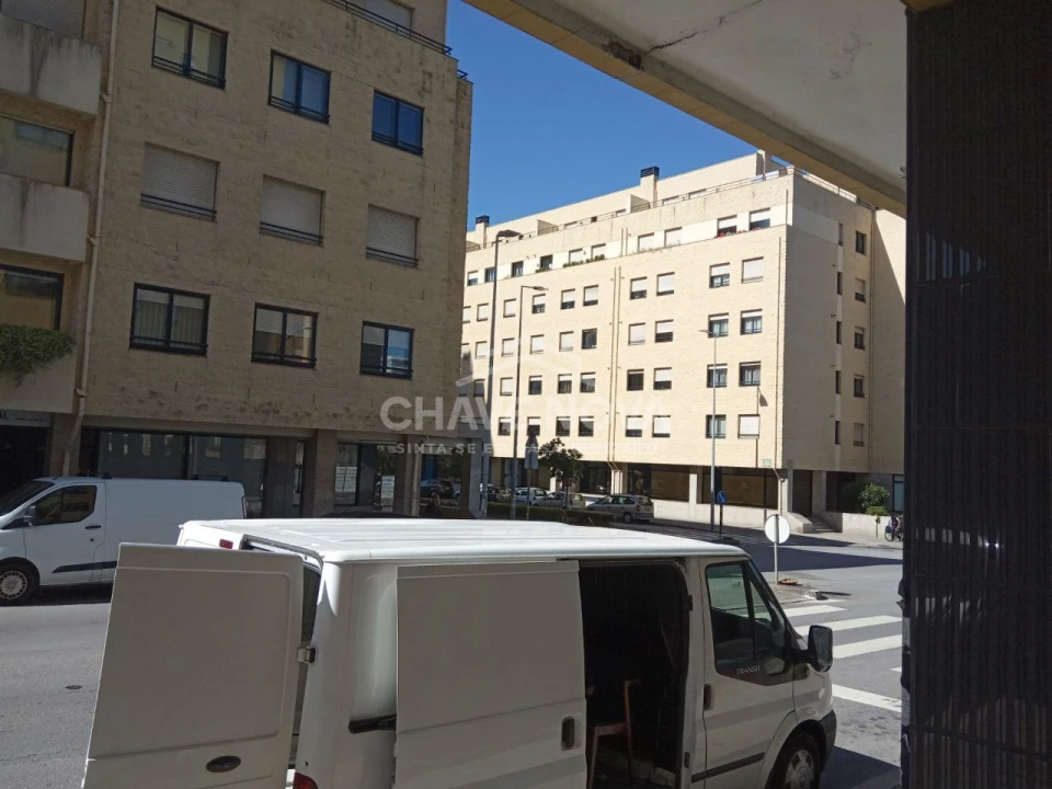 Loja para Arrendamento em Ramalde Foto 5