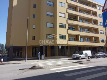 Loja para Arrendamento em Ramalde