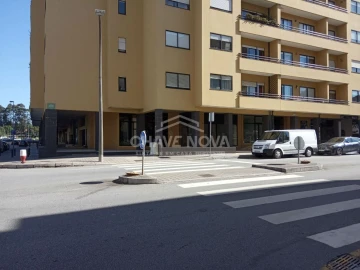 Loja para Arrendamento em Ramalde