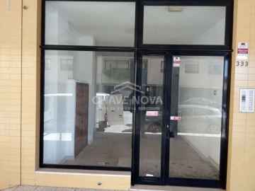 Loja para Arrendamento em Ramalde