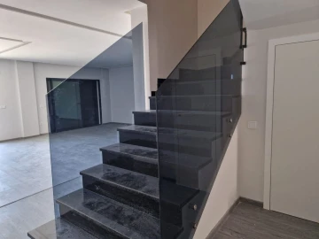 Apartamento T5 para Venda em São Brás de Alportel