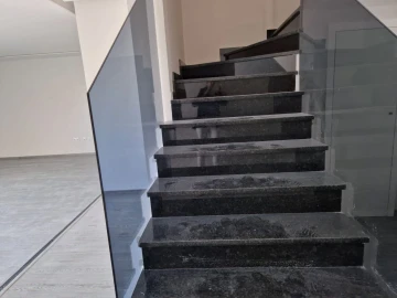 Apartamento T5 para Venda em São Brás de Alportel