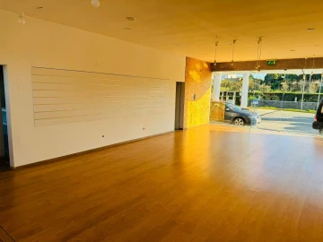 Loja para Arrendamento em Tamel (São Verissimo)