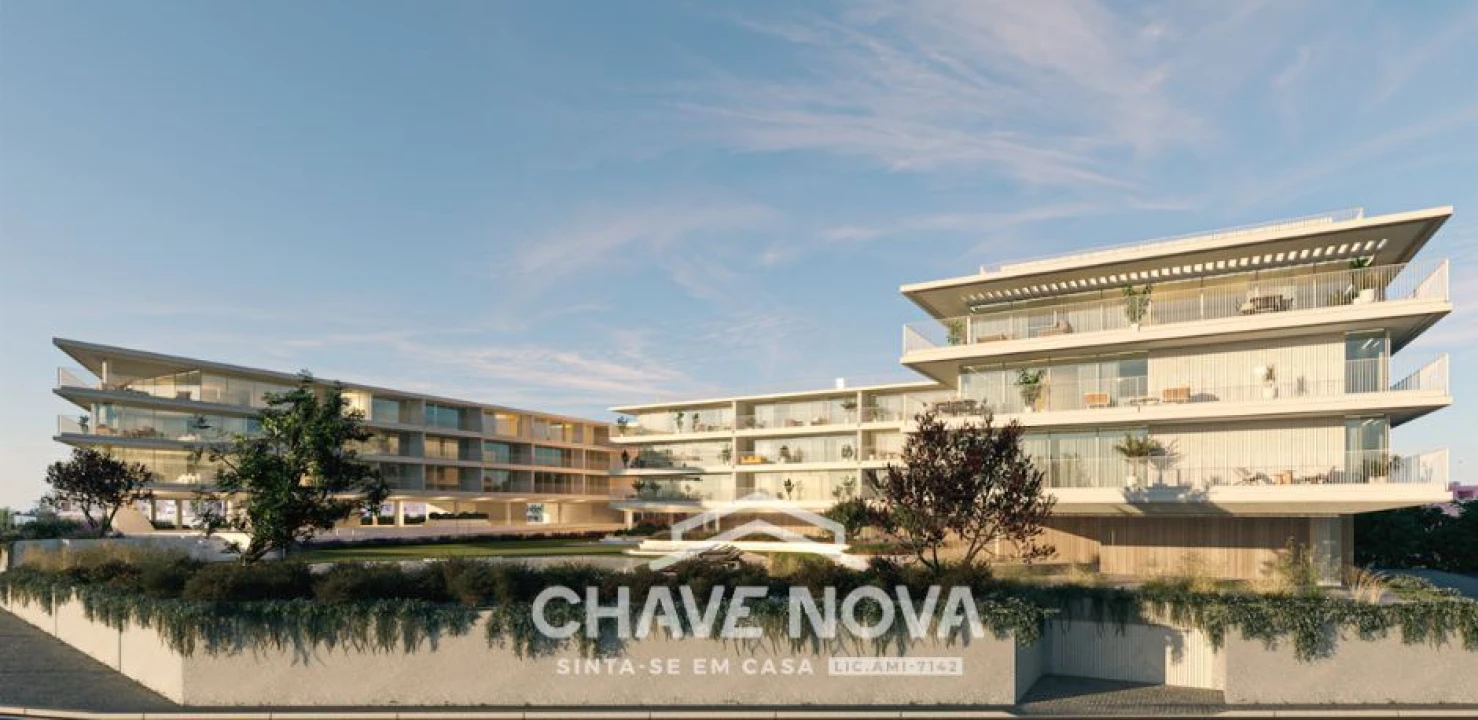 Apartamento T4 para Venda em Quarteira Foto 2