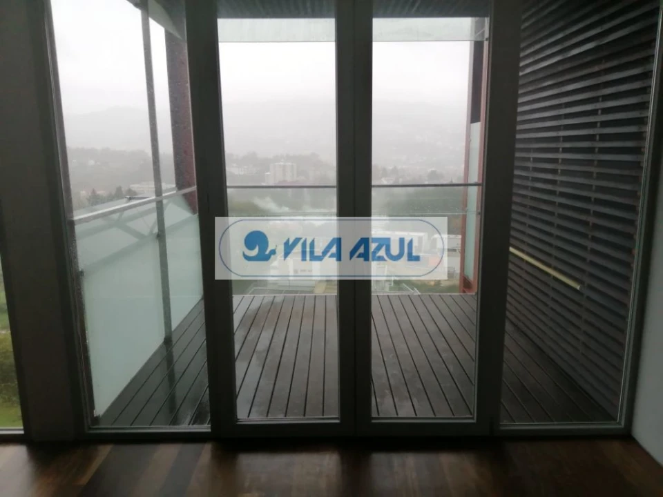 Apartamento T4 para Venda em Azurem Foto 17