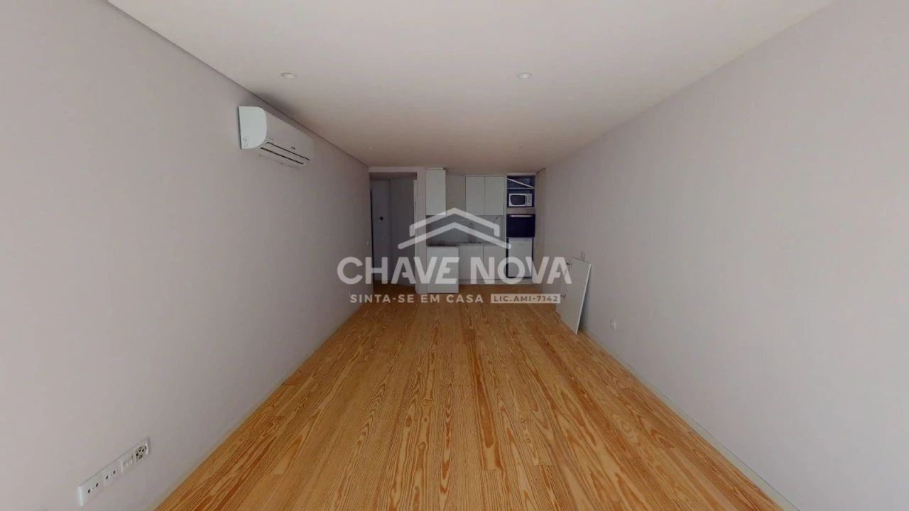 Apartamento T1 para Venda em Cedofeita, Santo Ildefonso, Sé, Miragaia, São Nicolau e Vitória Foto 2