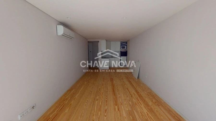 Apartamento T1 para Venda em Cedofeita, Santo Ildefonso, Sé, Miragaia, São Nicolau e Vitória Foto 2