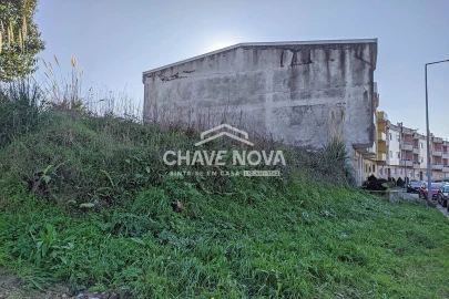 Terreno P/ Prédio para Venda em Nogueira da Regedoura