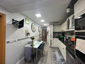 Apartamento T2 para Venda em Santa Iria de Azoia, São João da Talha e Bobadela