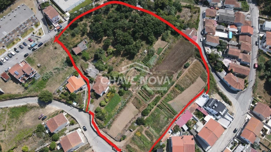 Moradia T4 para Venda em Fânzeres e São Pedro da Cova Foto 3