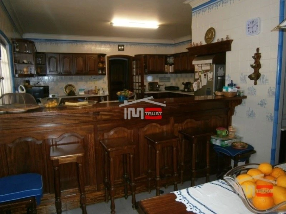 Moradia T6 para Venda em Leiria, Pousos, Barreira e Cortes Foto 2