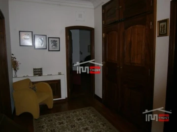 Moradia T6 para Venda em Leiria, Pousos, Barreira e Cortes