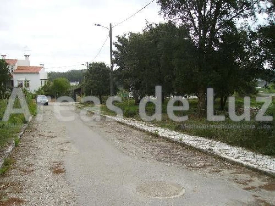 Terreno para Venda em Parceiros e Azoia Foto 6