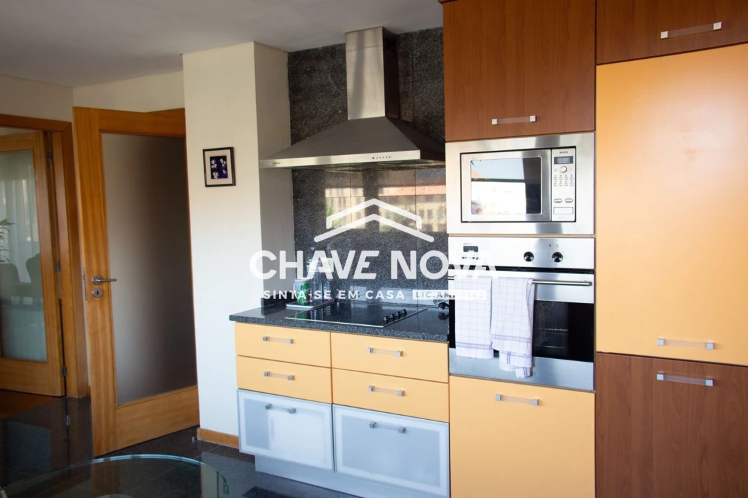 Apartamento T5 para Venda em Paranhos Foto 1
