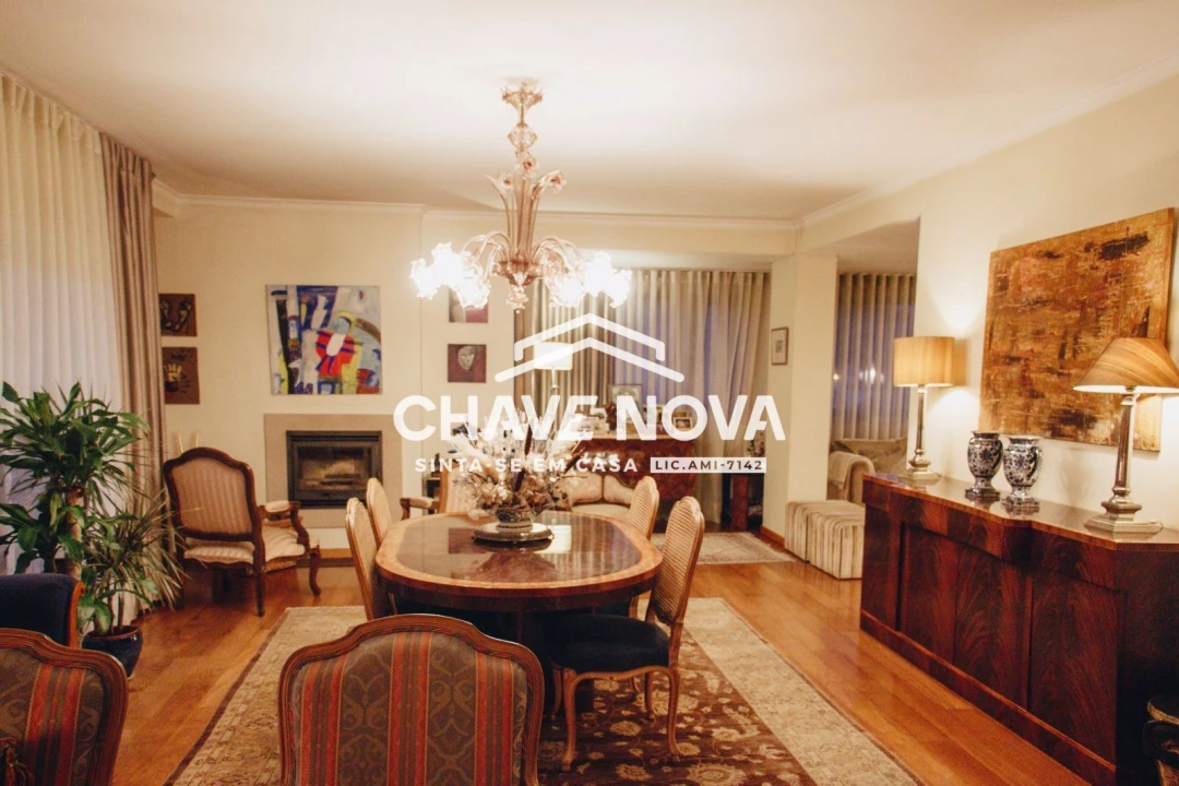 Apartamento T5 para Venda em Paranhos Foto 5