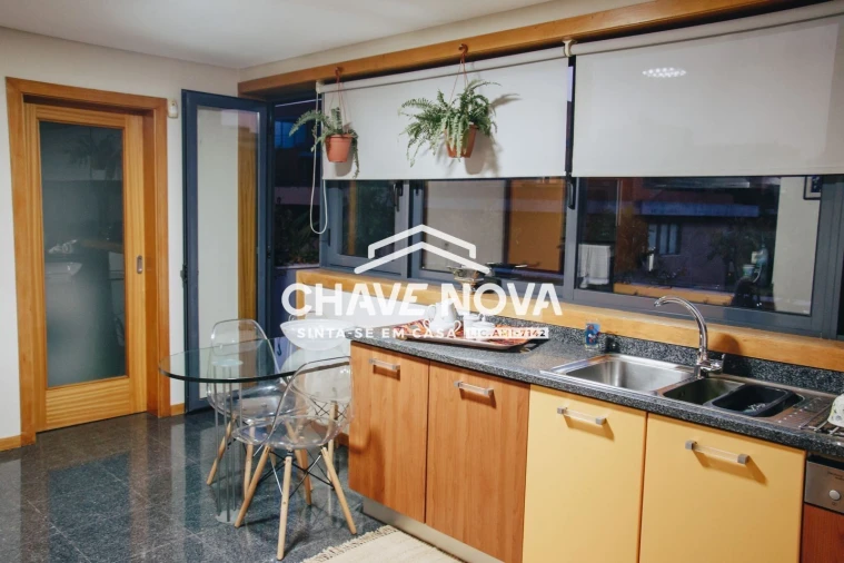 Apartamento T5 para Venda em Paranhos Foto 16