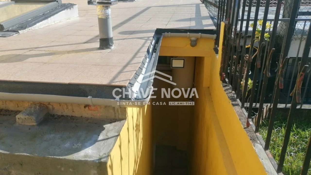 Moradia T3 para Venda em Campanhã Foto 4